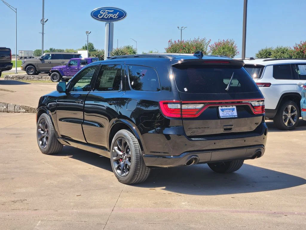 New 2026 Diamond Black Clear-Coat Exterior Paint Dodge  image 3