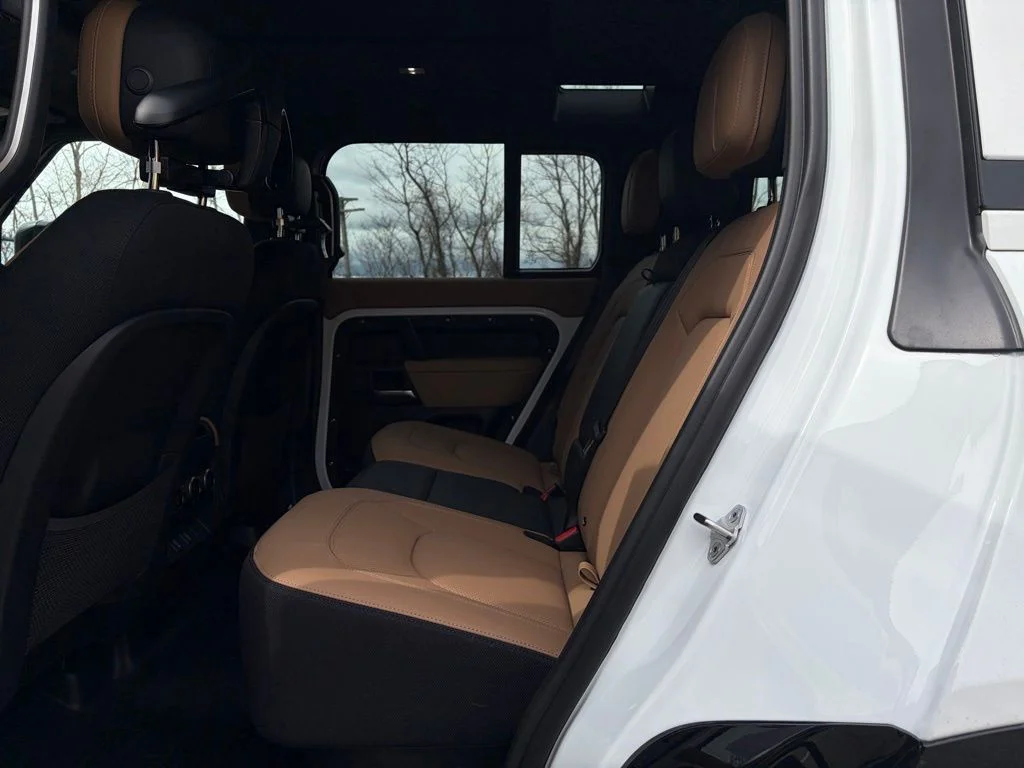 New 2026 Fuji White Land Rover V8 image 13