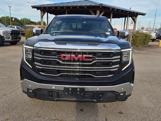 Used 2022 Black GMC SLT image 2