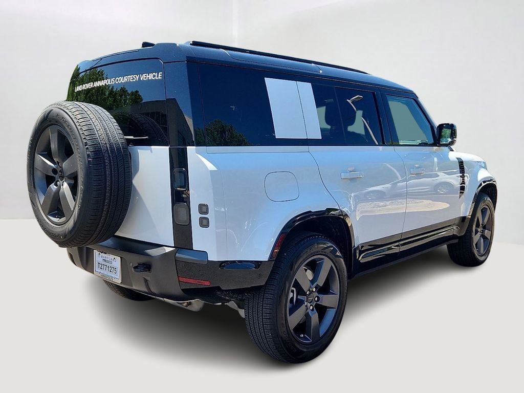 Used 2026 Fuji White Land Rover X-Dynamic SE image 4