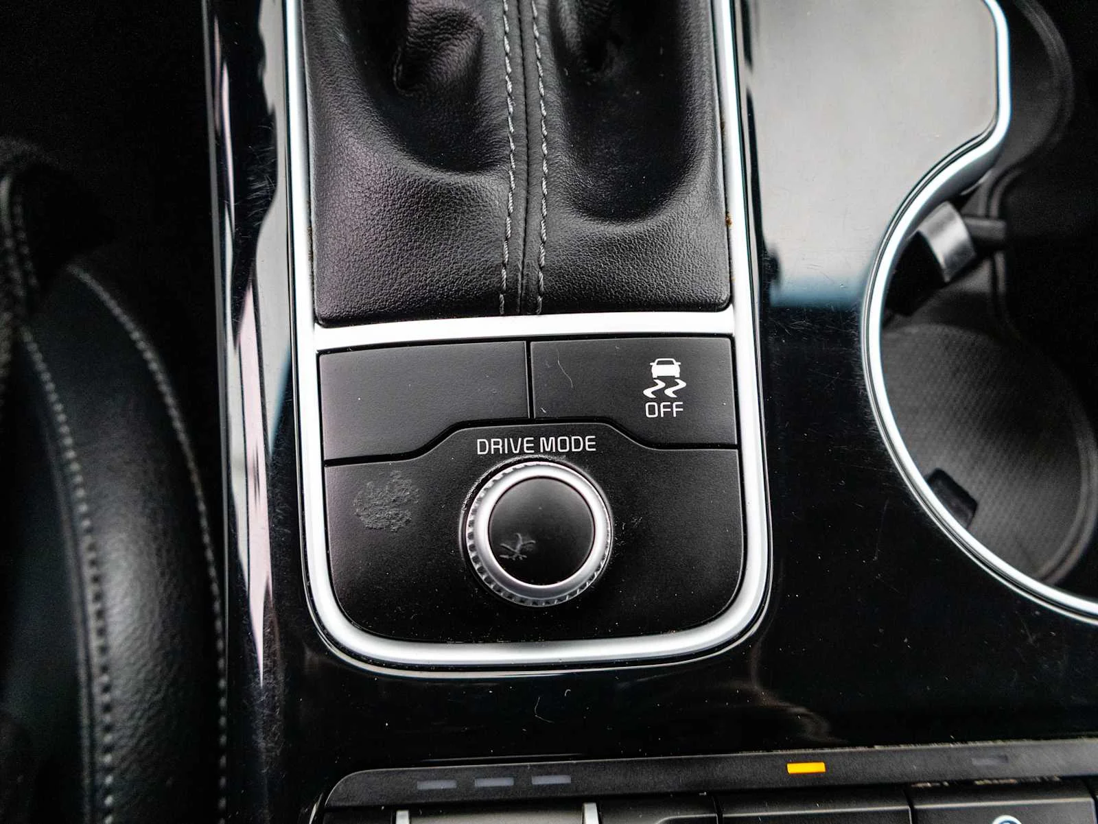 Used 2019 Red Kia Base image 36