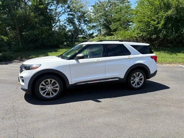 Used 2021 White Metallic Ford XLT image 2