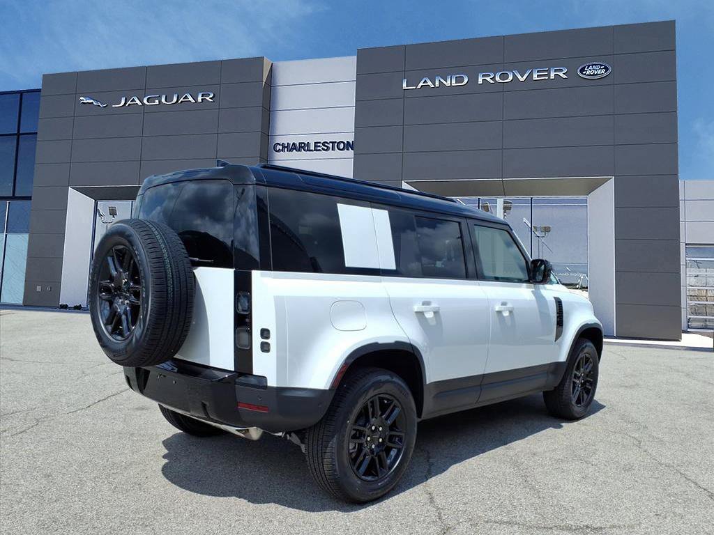 Certified Used 2026 Fuji White Land Rover S image 5