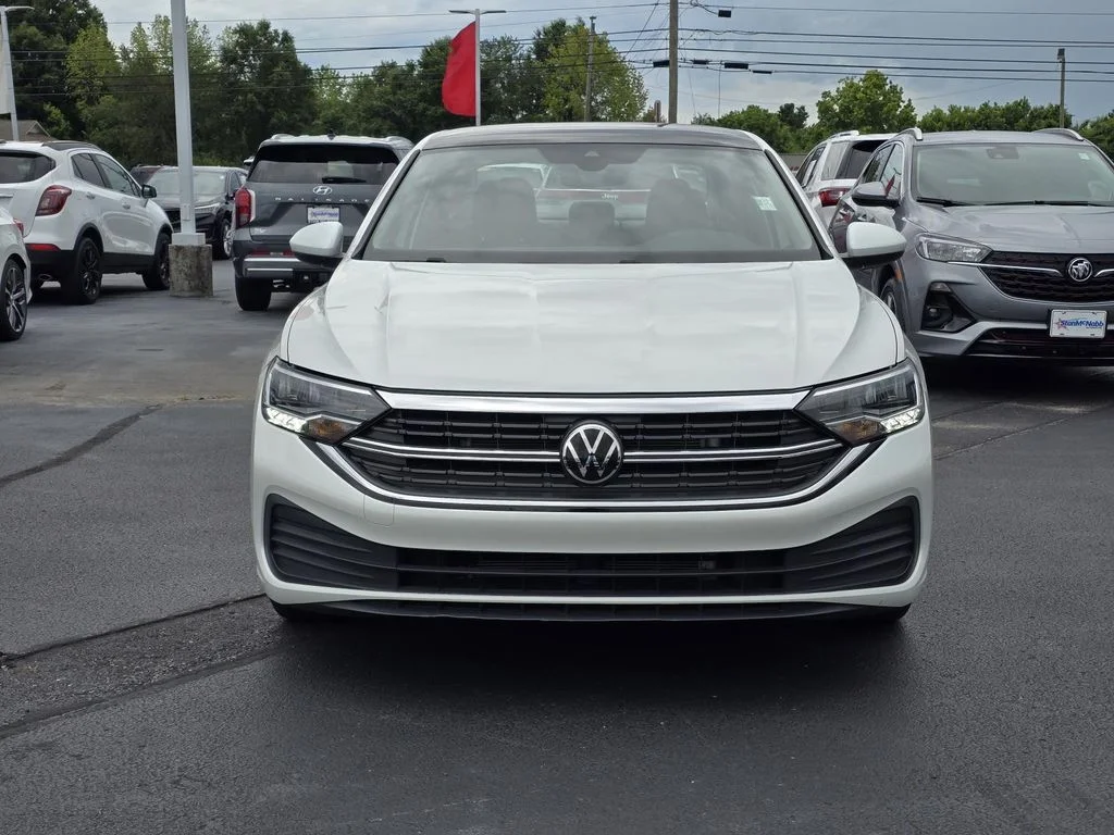 Used 2024 Opal White Pearl Volkswagen SE image 2