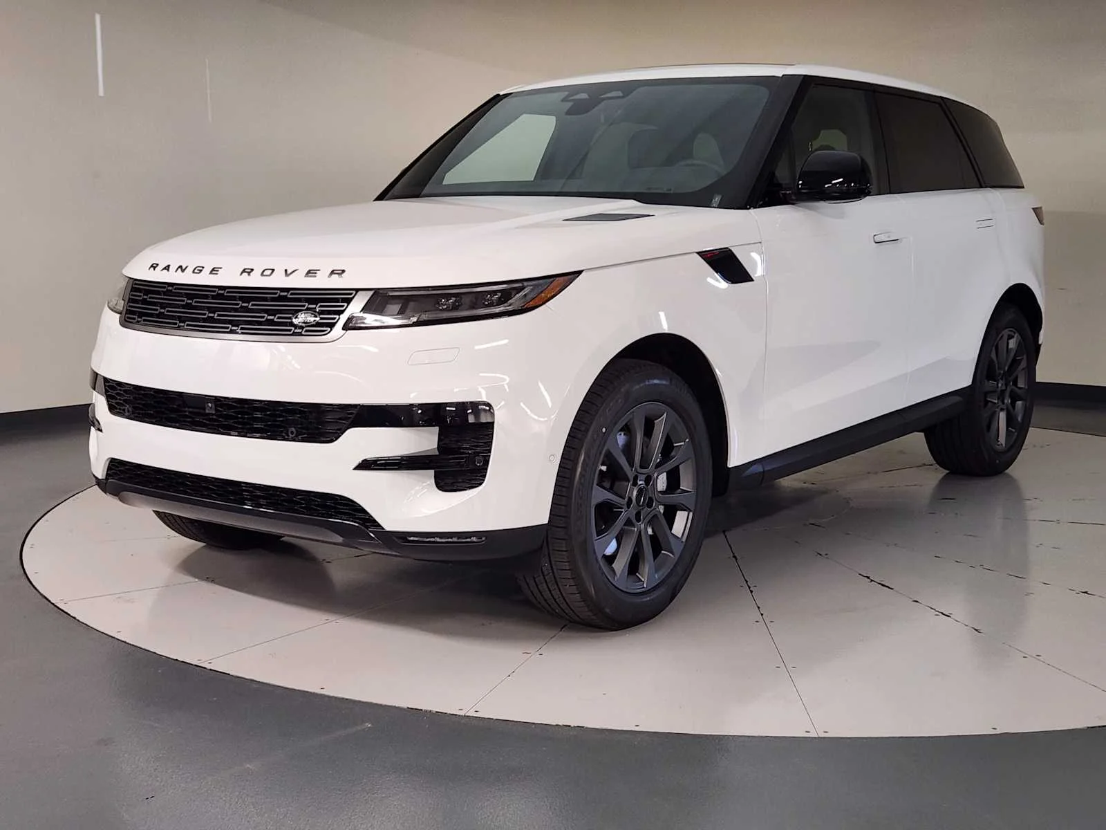 2026 Land Rover Range Rover Sport SE - P360