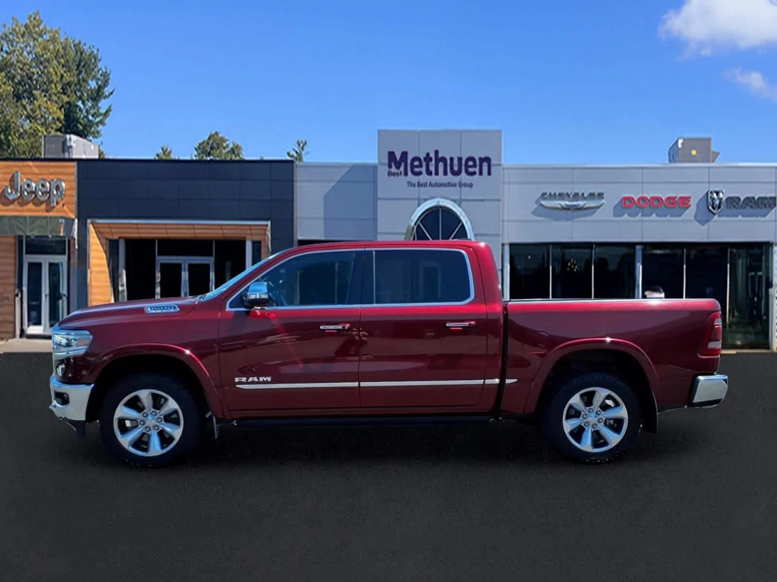 Used 2022 Delmonico Red Pearlcoat Ram Limited image 8