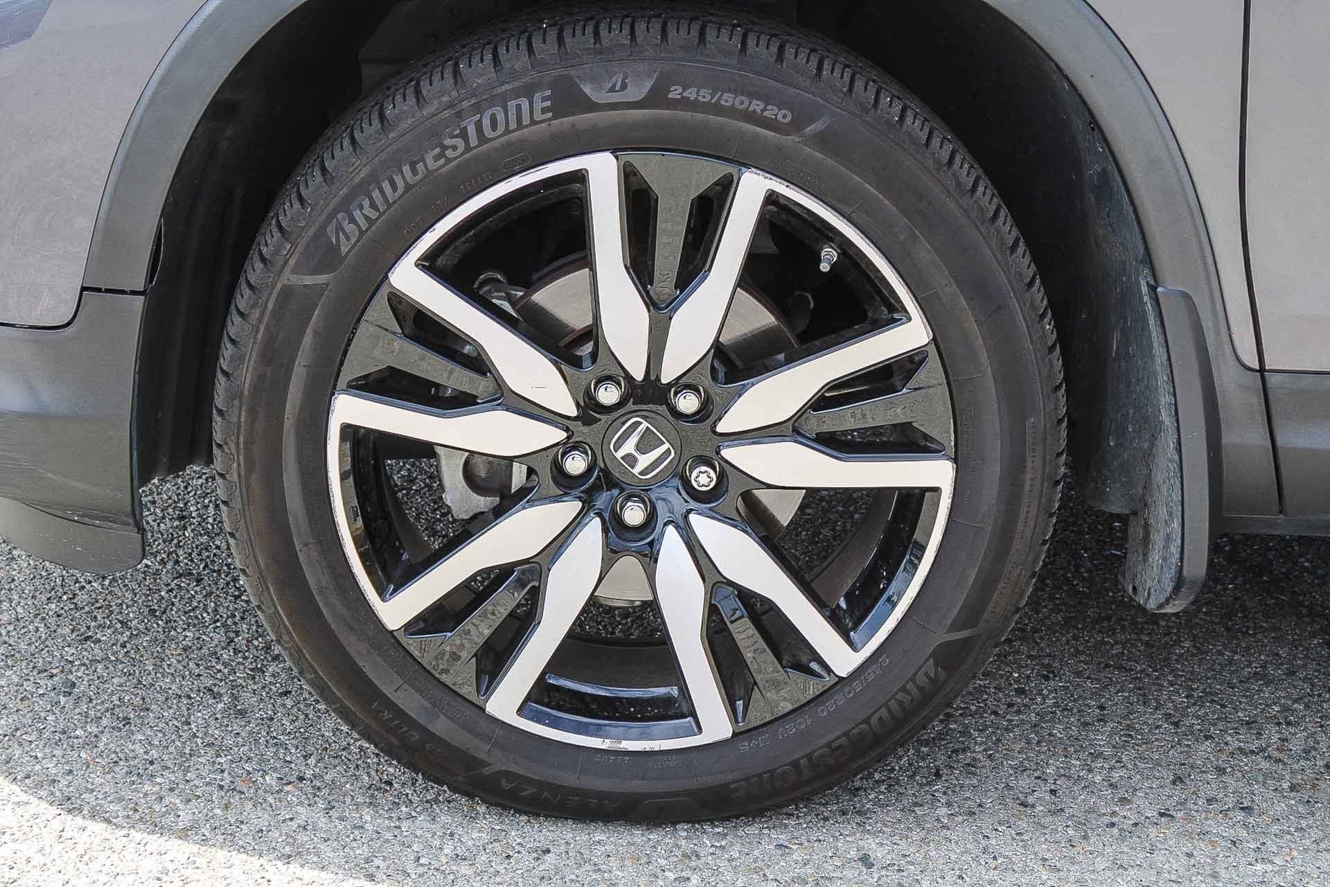 Certified Used 2022 Modern Steel Metallic Honda AWD ELITE image 12