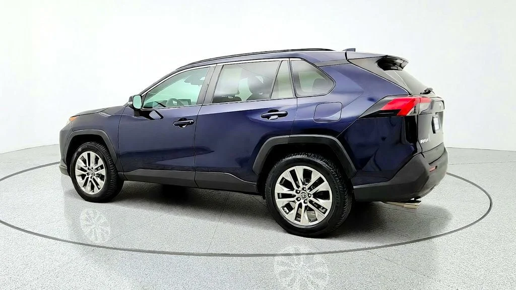Used 2019 Blueprint Toyota XLE Premium AWD w/ Cold Weather Pkg image 7