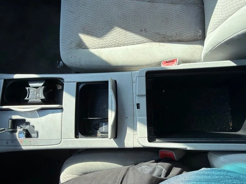 Used 2011 White Toyota LE image 15