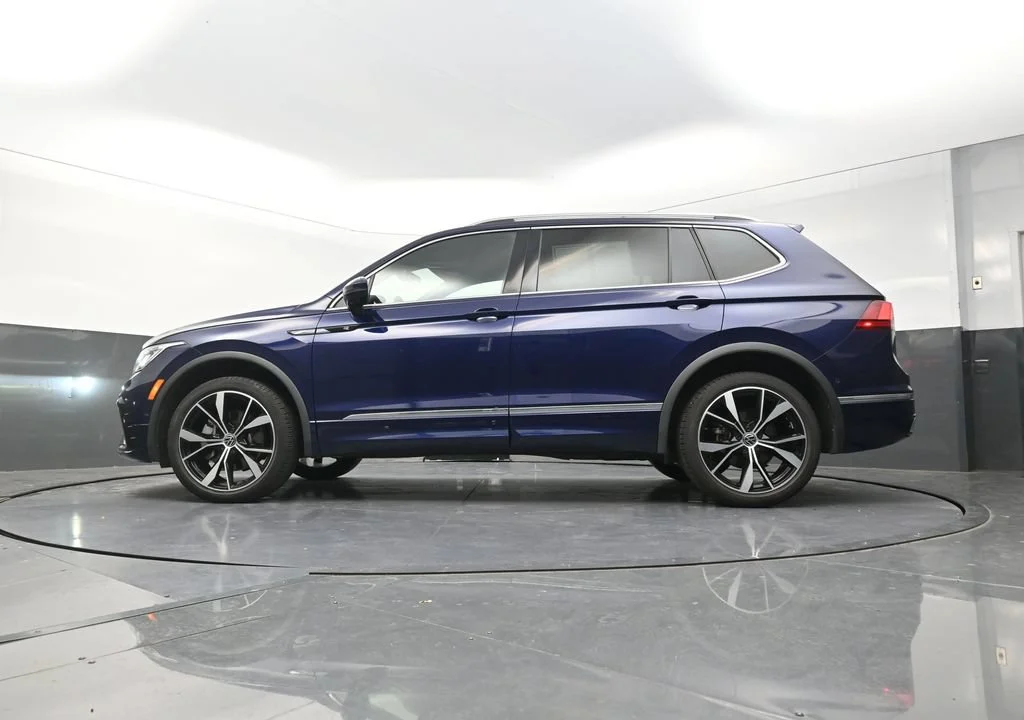 Used 2023 Blue Volkswagen 2.0T SEL R-Line image 27