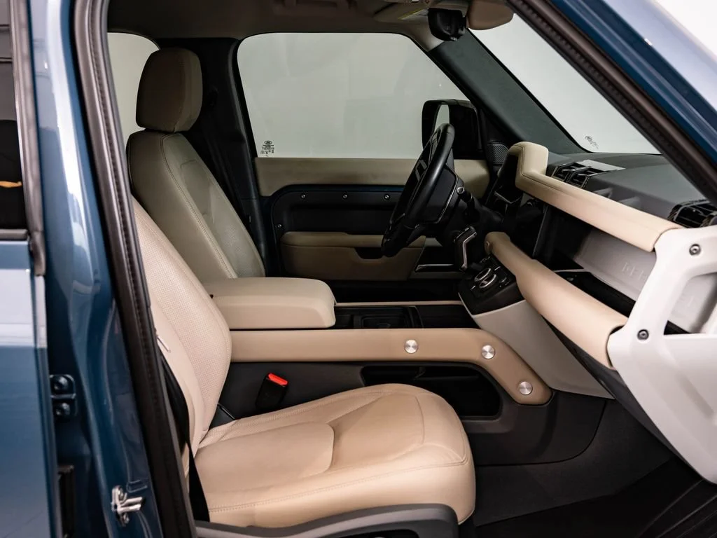 Used 2024 Tasman Blue Metallic Land Rover S image 24