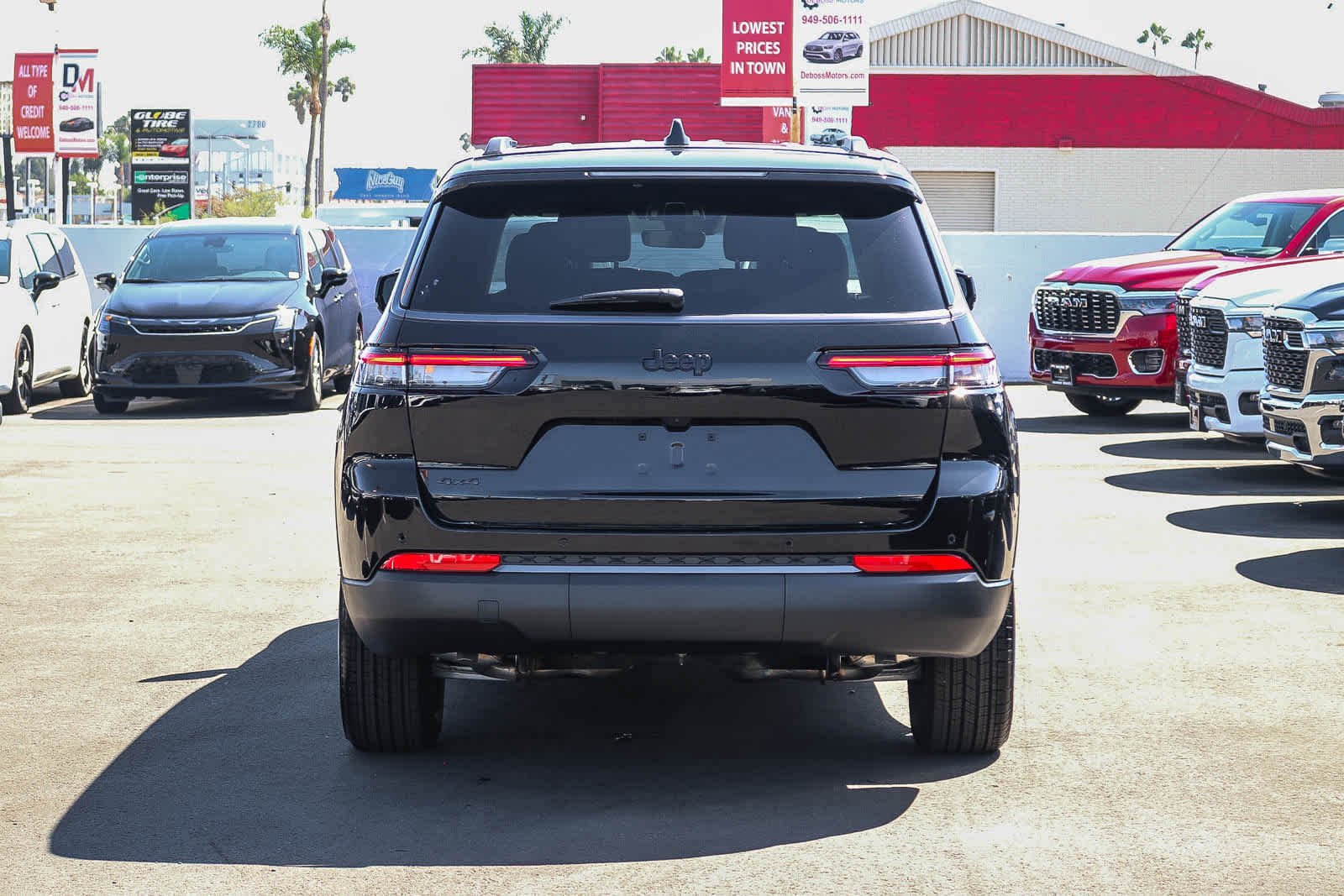 New 2027 High-Gloss Black Paint Jeep Laredo Altitude image 5