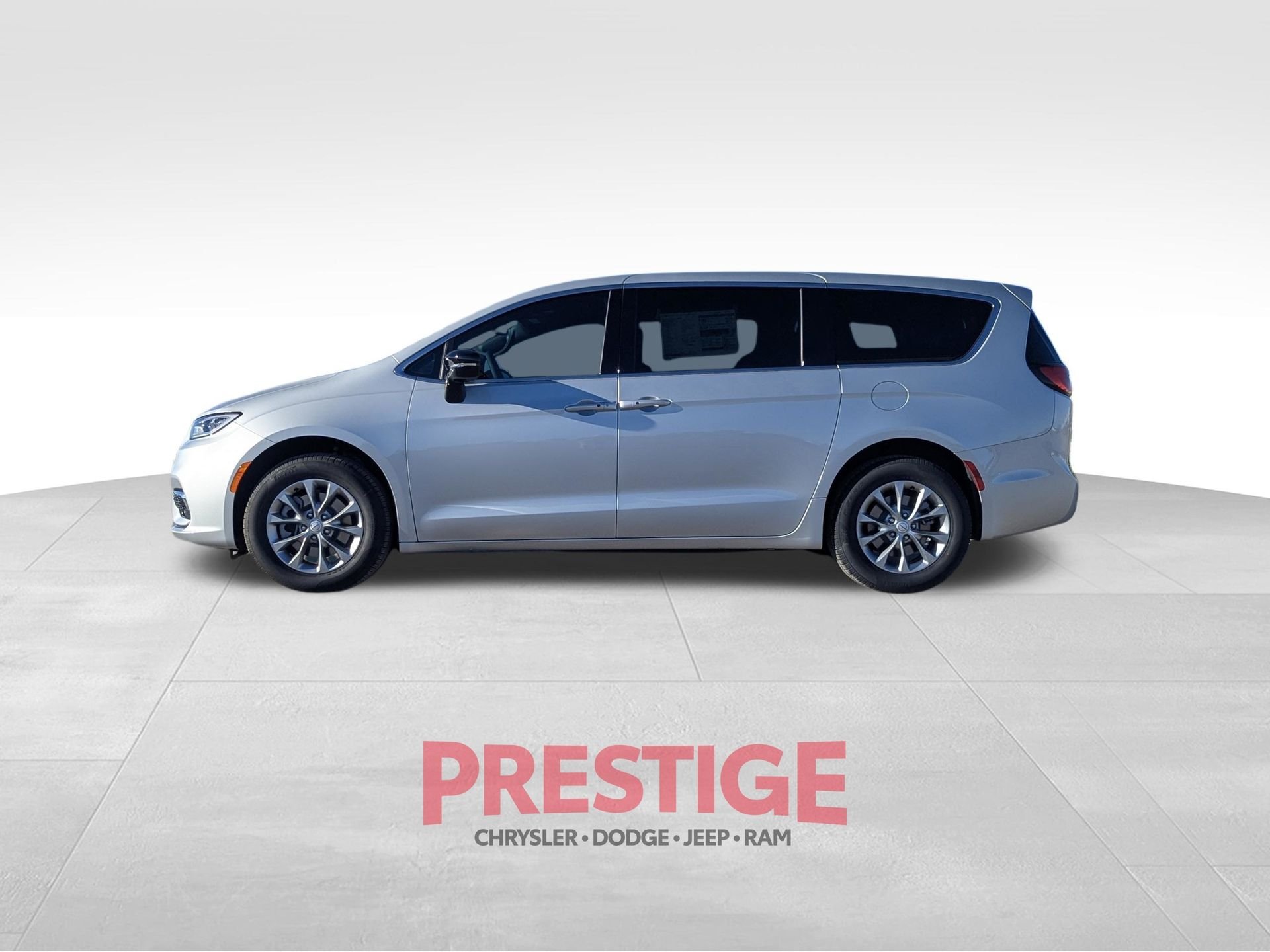 New 2026 Silver Mist Clear-Coat Exterior Paint Chrysler Select image 10