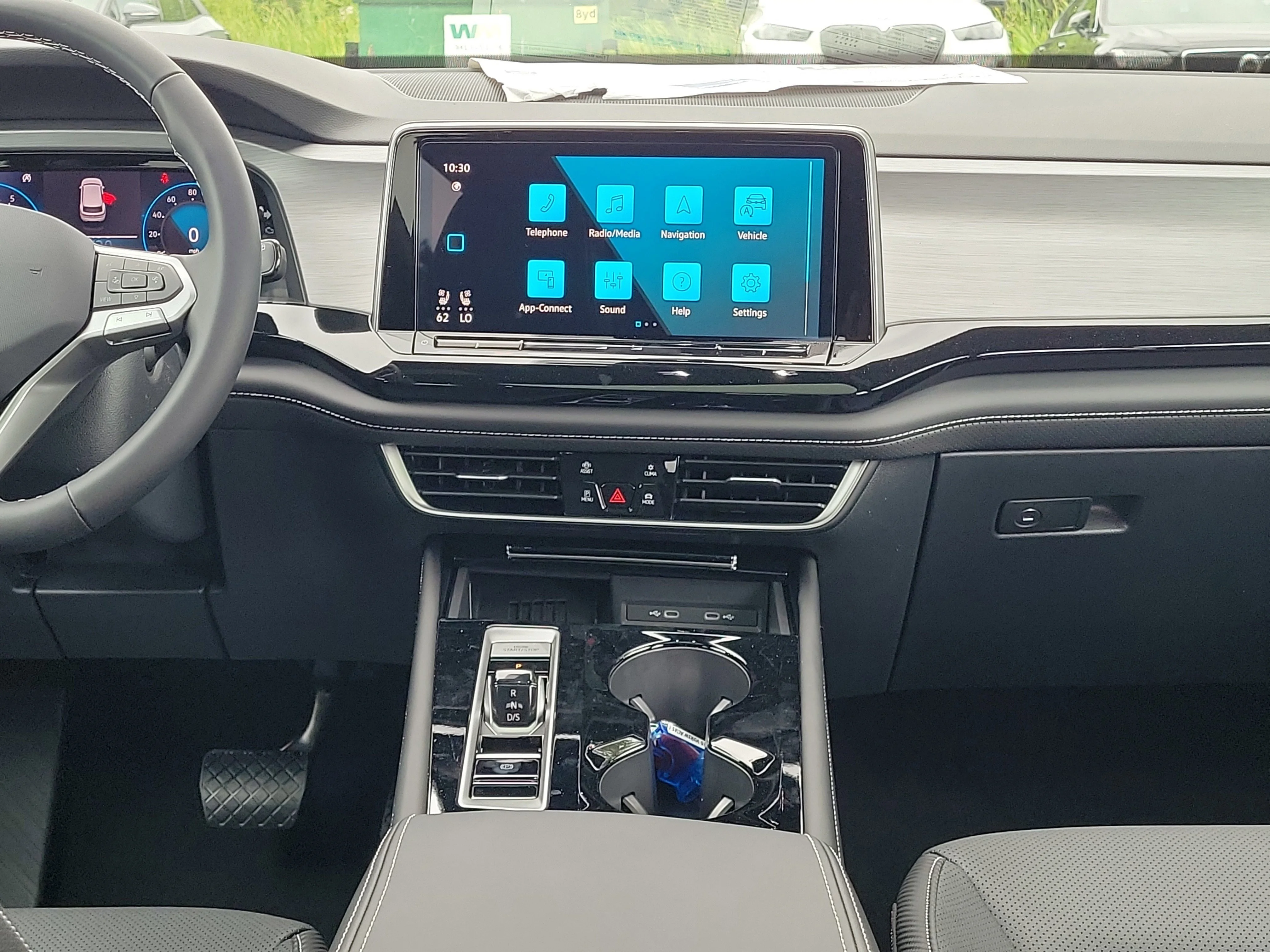 New 2026 Black Volkswagen 2.0T SE w/Technology image 5
