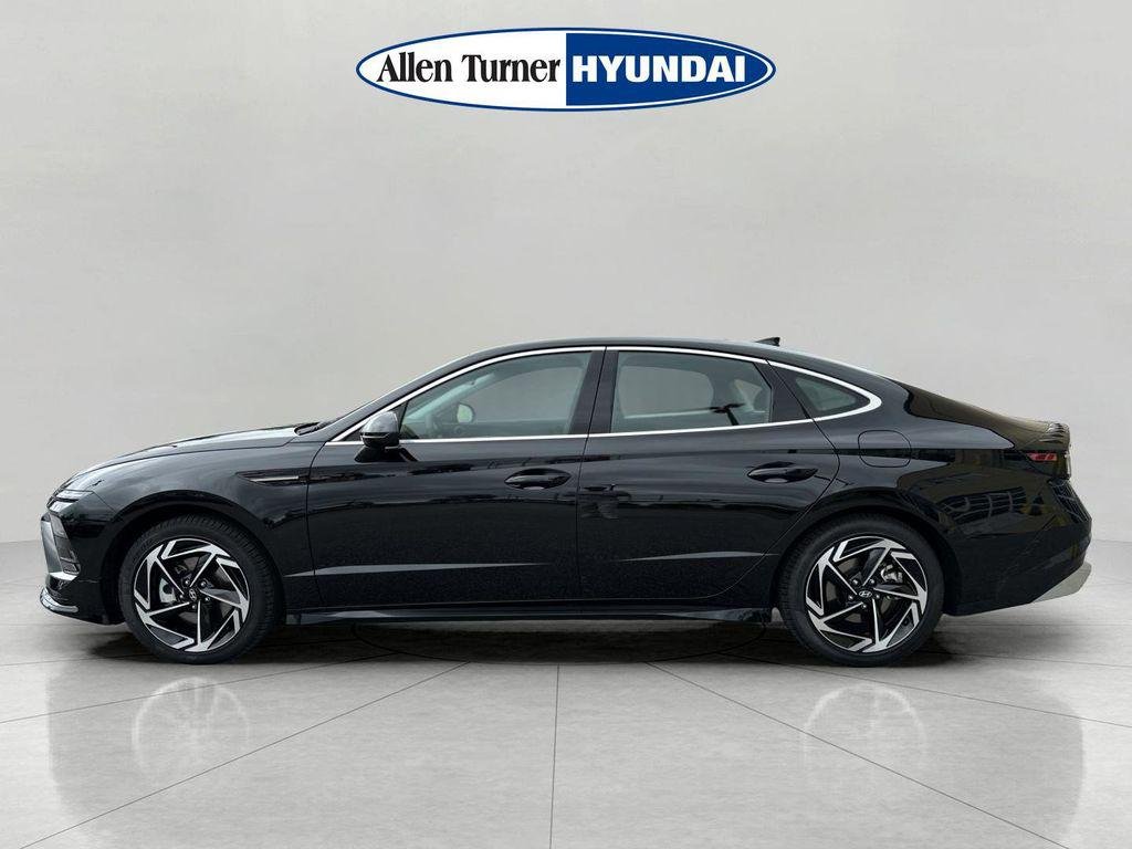 New 2026 Abyss Black Hyundai SEL Sport image 4