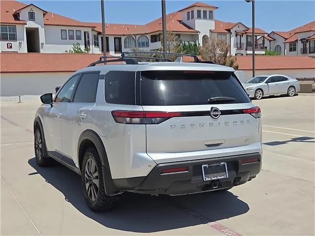 Used 2022 Brilliant Silver Metallic Nissan SV (A9) Front-Wheel Drive image 2