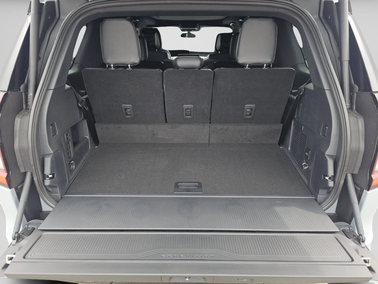 New 2026 Glacier Gray Metallic Tri-Coat Ford Platinum image 30