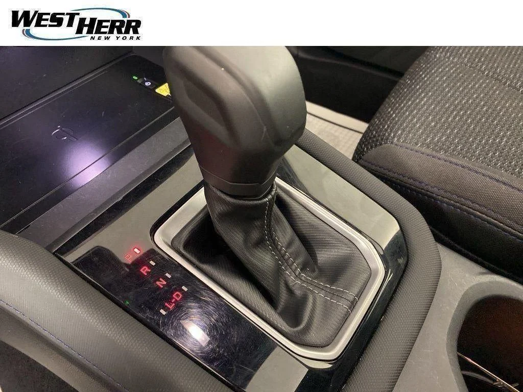 Used 2025 Brilliant Bronze Metallic Subaru Premium image 6
