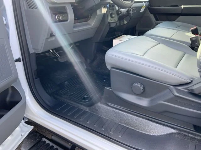2025 Ford F-350 Super Duty Chassis Cab XL - Photo 12