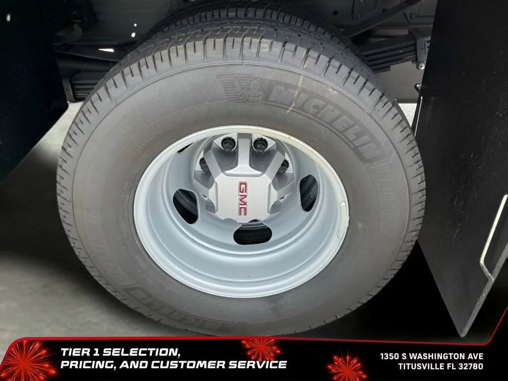 New 2026 Summit White GMC Pro image 28