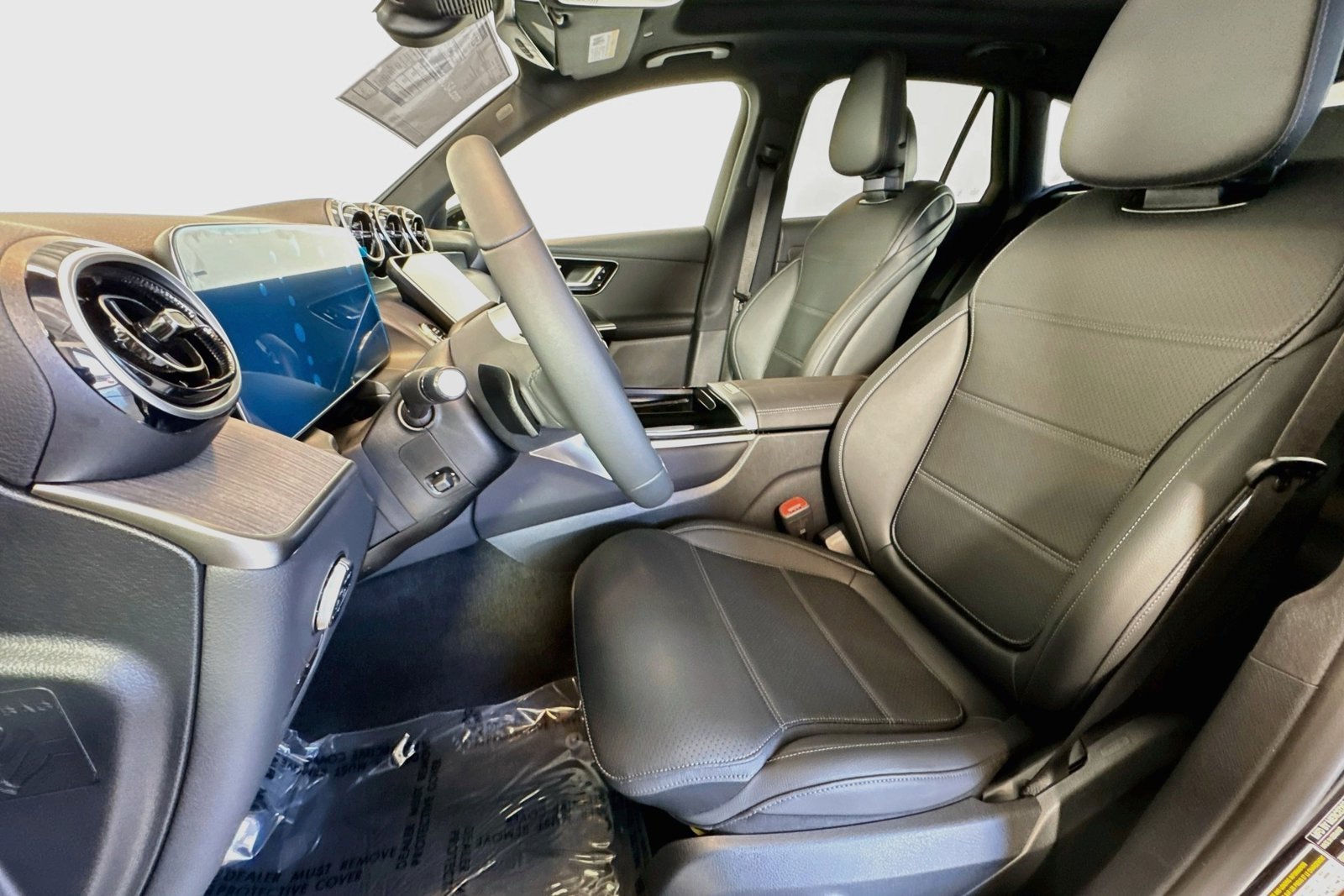 New 2026 Black Mercedes-Benz GLC 300 image 18