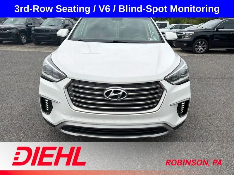 Used 2018 White Hyundai SE image 3