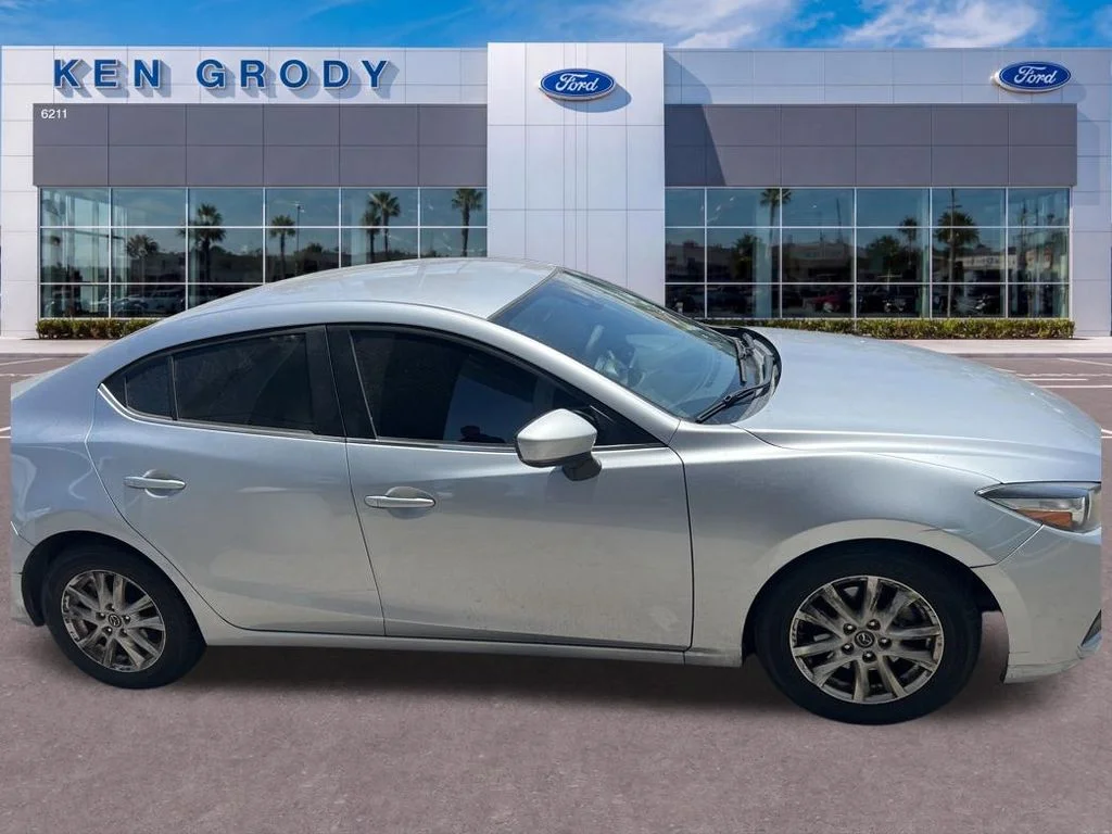 Used 2018 Silver Mazda Sport image 9