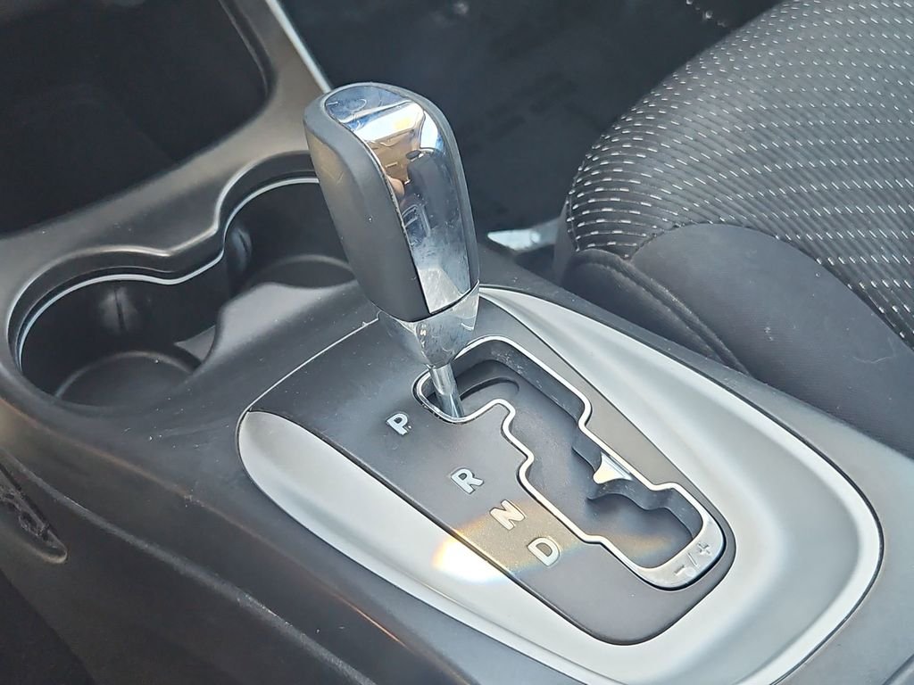 Used 2015 Blue Dodge SXT image 19