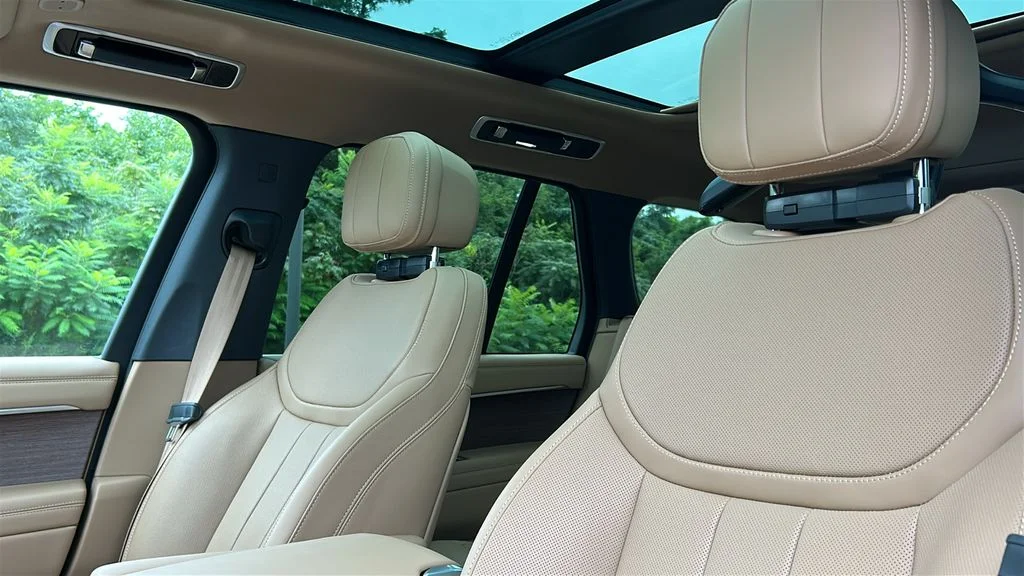 2026 Land Rover Range Rover SE - Photo 10
