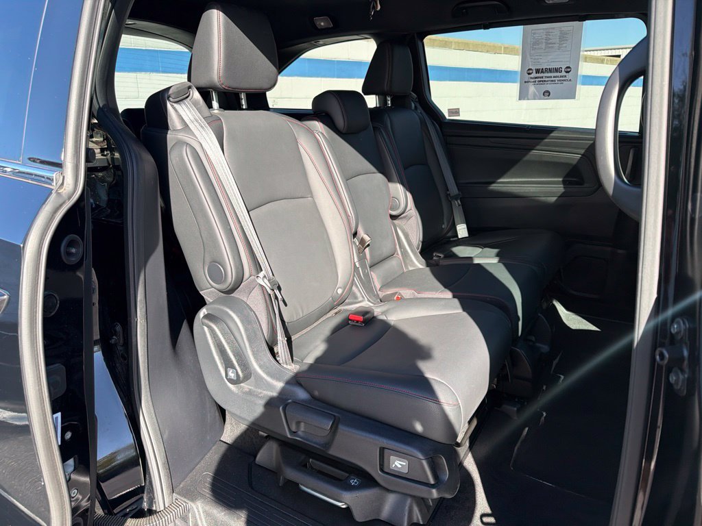 2025 Honda Odyssey Sport L - Photo 24