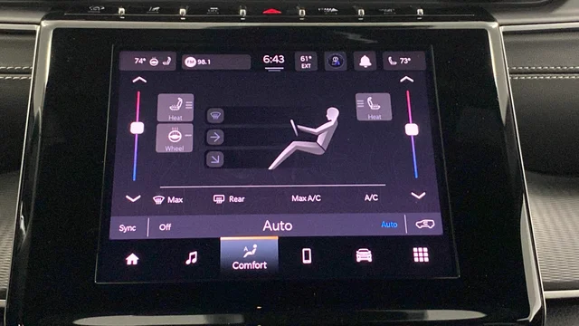 Used 2023 Silver Jeep Altitude X image 18