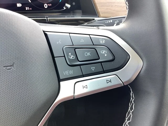 New 2026 Opal White Pearl Volkswagen 2.0T SE image 24