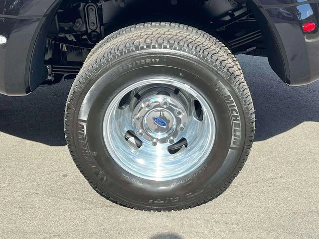 New 2027 Agate Black Metallic Ford F-350® Platinum® image 12