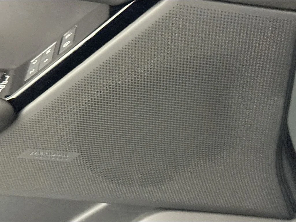 New 2026 Arroios Grey Land Rover S image 18