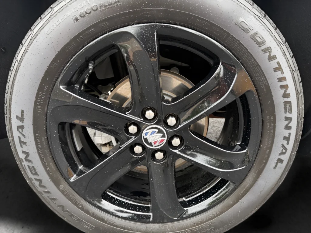 Used 2023 White Buick Essence image 9