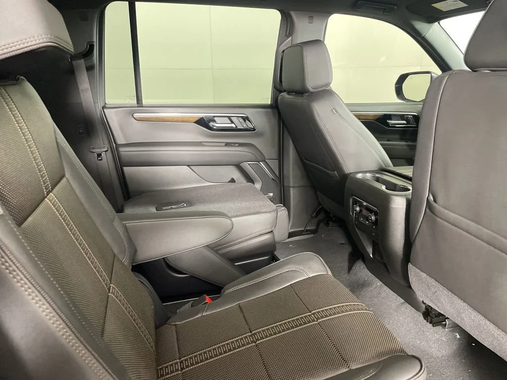 2026 Chevrolet Suburban High Country - Photo 20