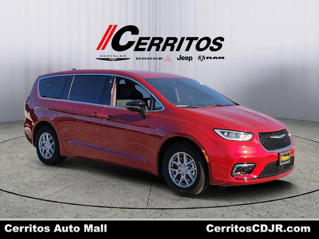 2026 Chrysler Pacifica Select's photo