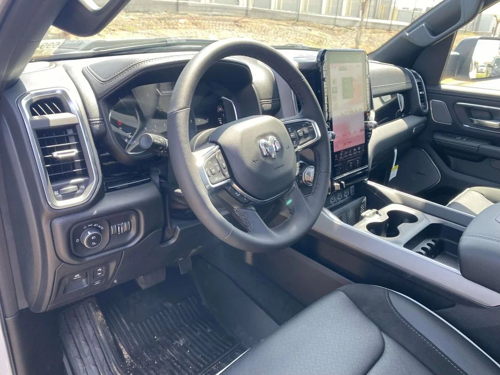 2026 RAM 1500 Laramie - Photo 17