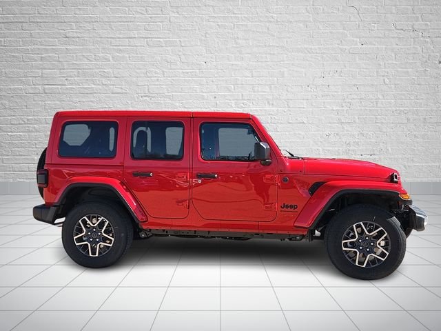 New 2026 Firecracker Red Clear-Coat Exterior Paint Jeep Sahara image 5