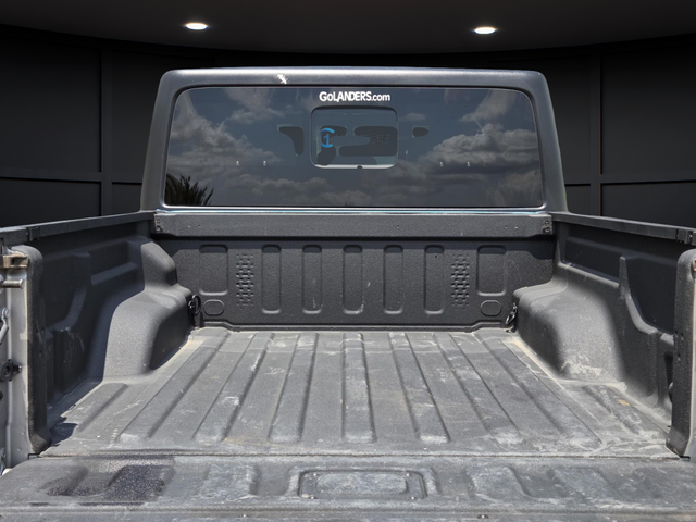 Certified Used 2020 Silver Jeep Overland image 7