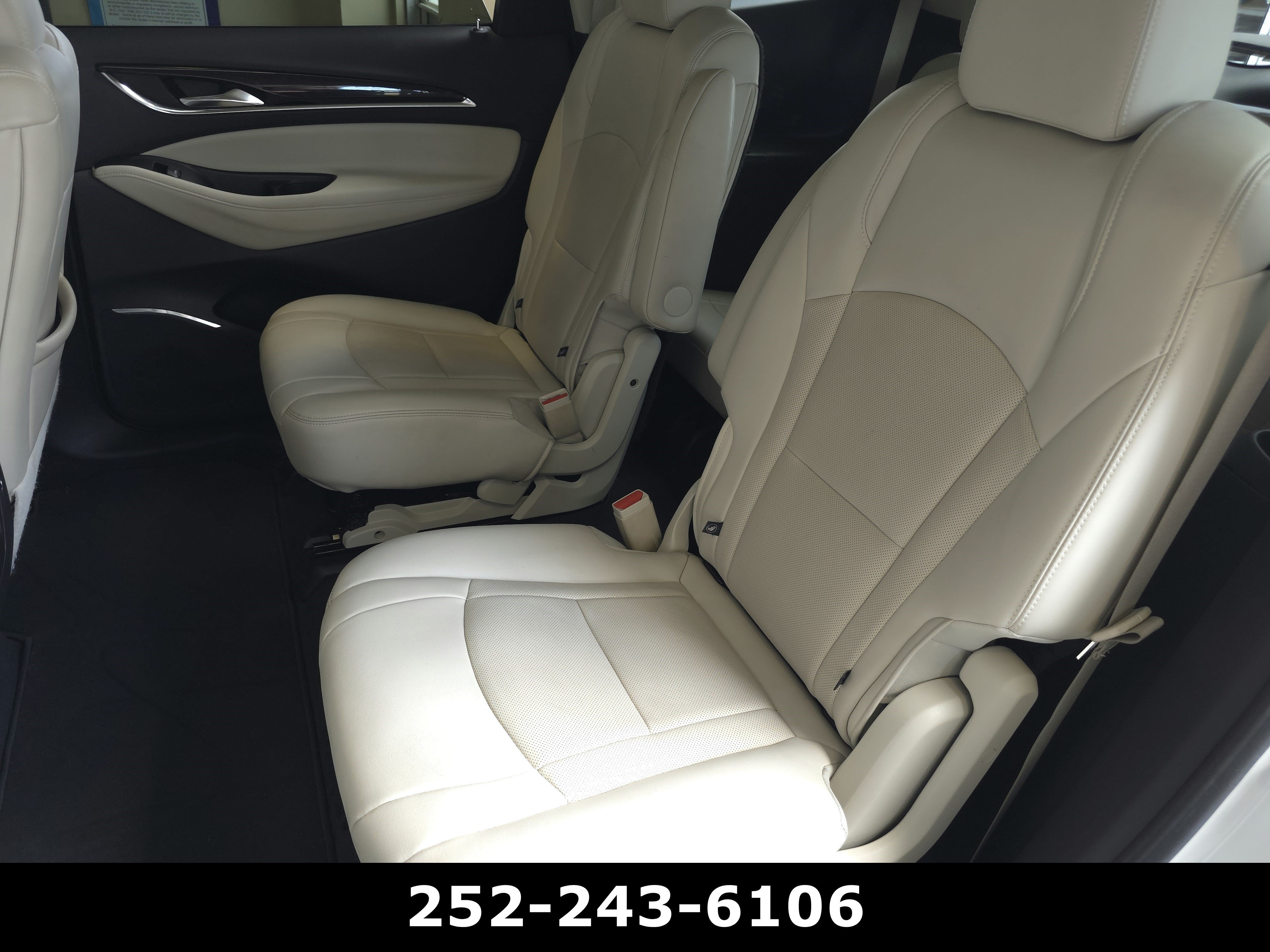 Used 2023 Summit White Buick Essence image 29