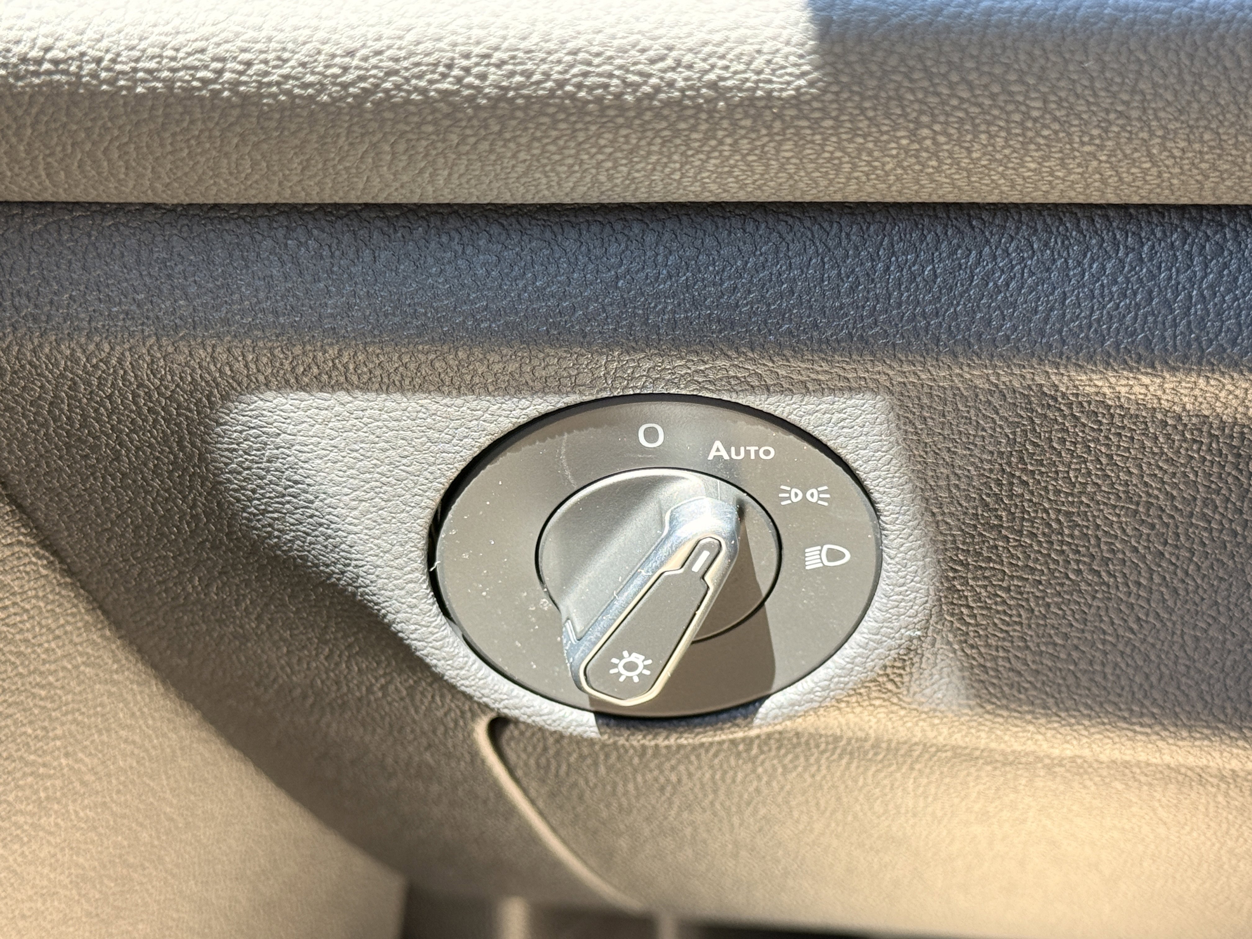 New 2026 Platinum Gray Metallic Volkswagen S image 27