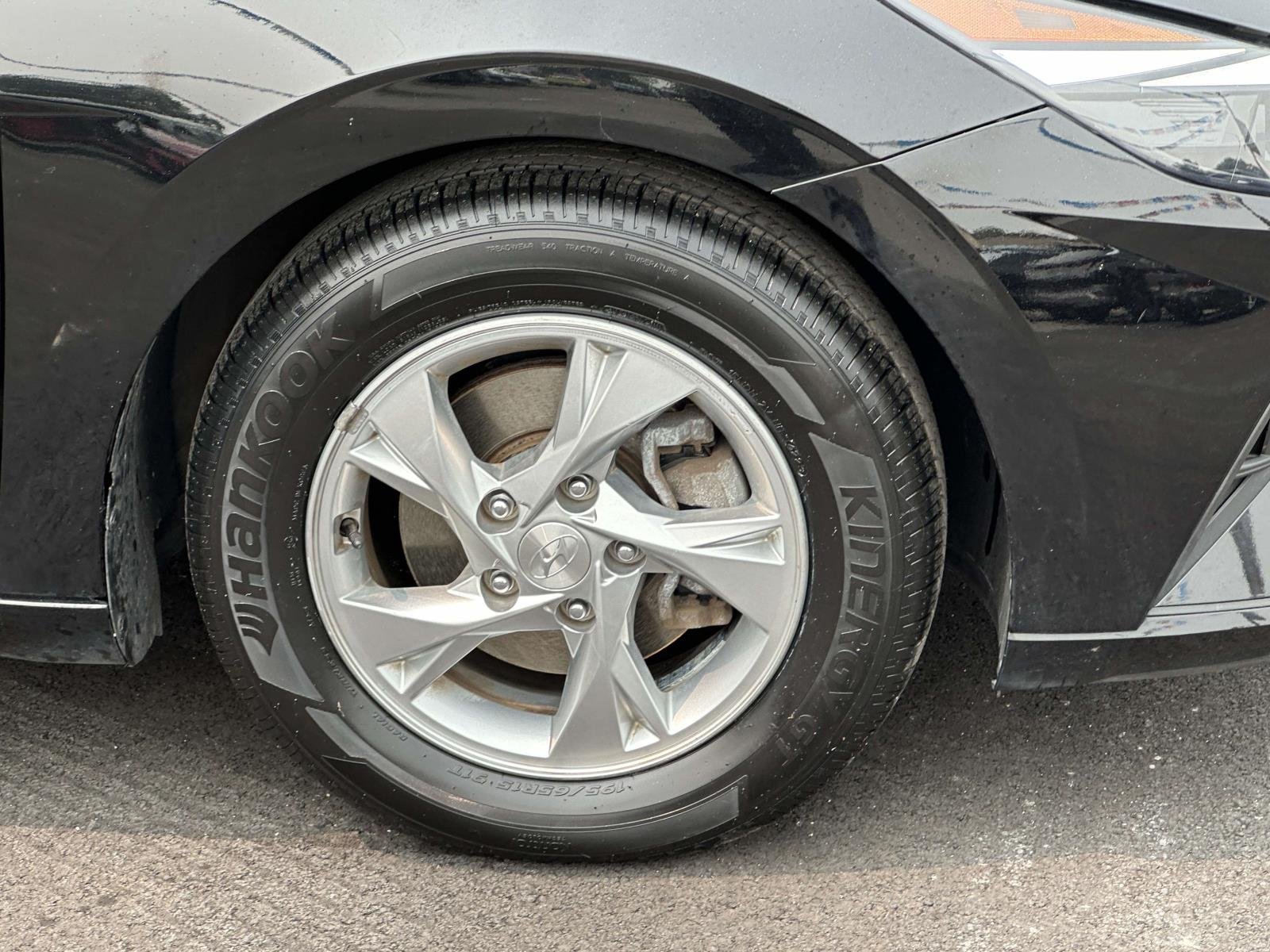 Certified Used 2023 Black Hyundai SE image 7