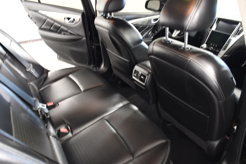 Used 2018 Black Obsidian INFINITI Sport image 22