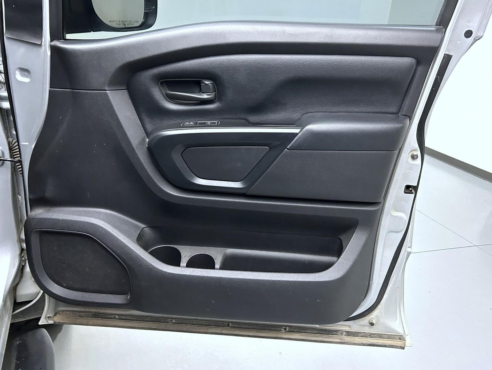 Used 2017 Silver Nissan S image 17