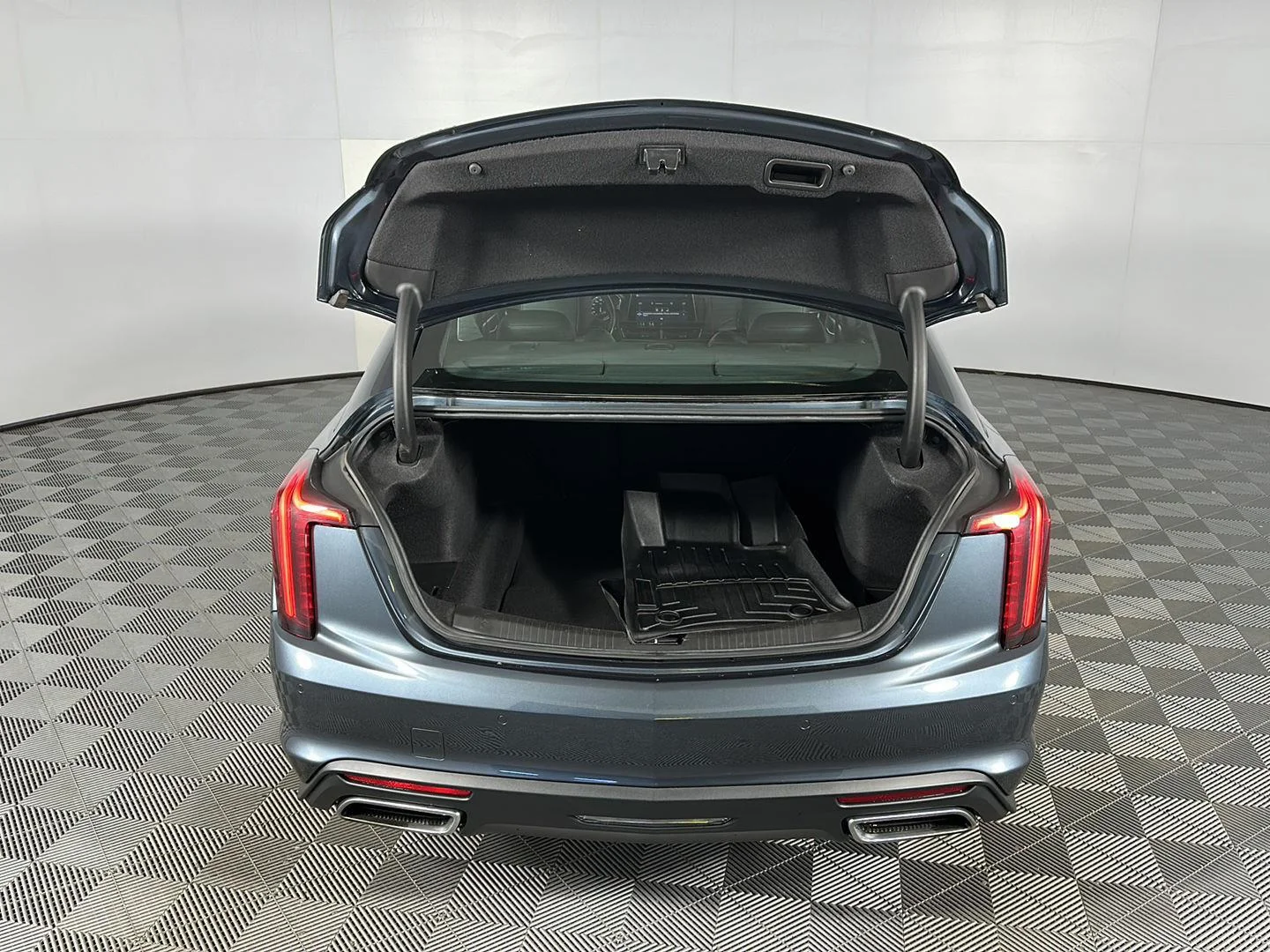 Used 2021 Shadow Metallic Cadillac Premium Luxury image 7