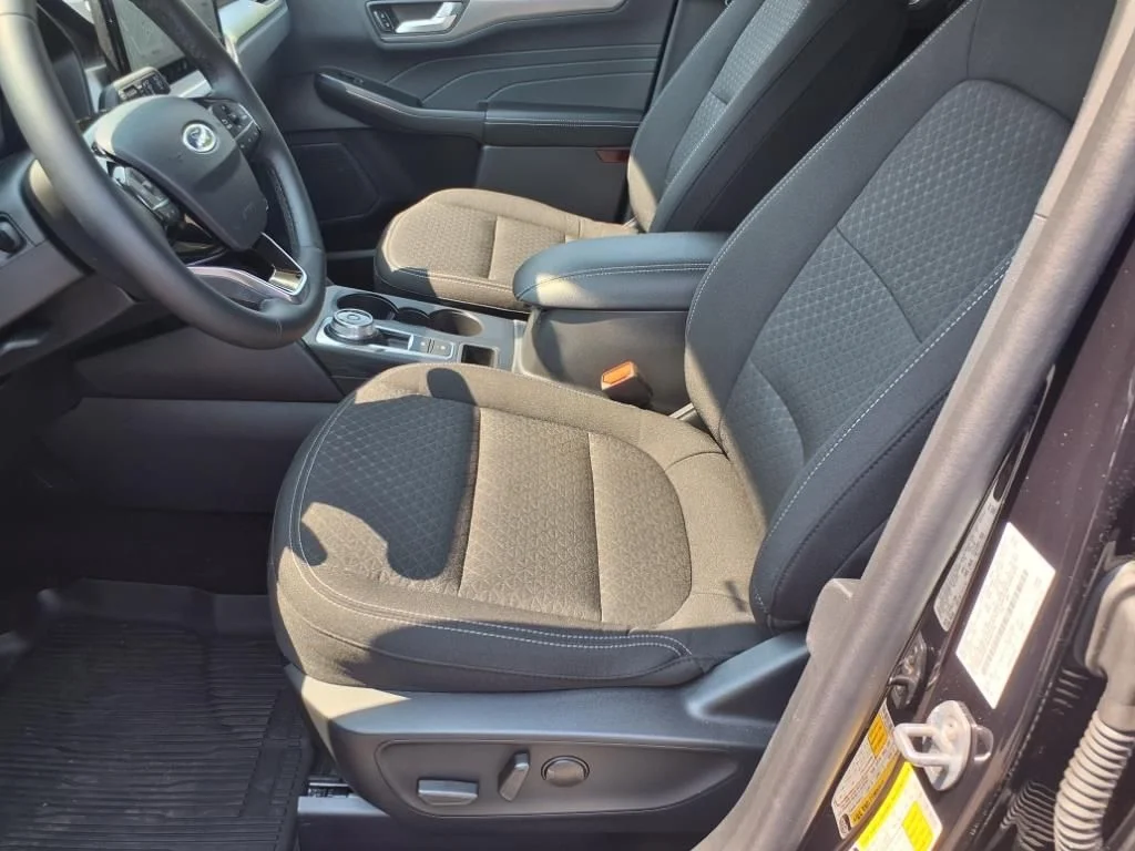 New 2024 Agate Black Metallic Ford Active™ image 12