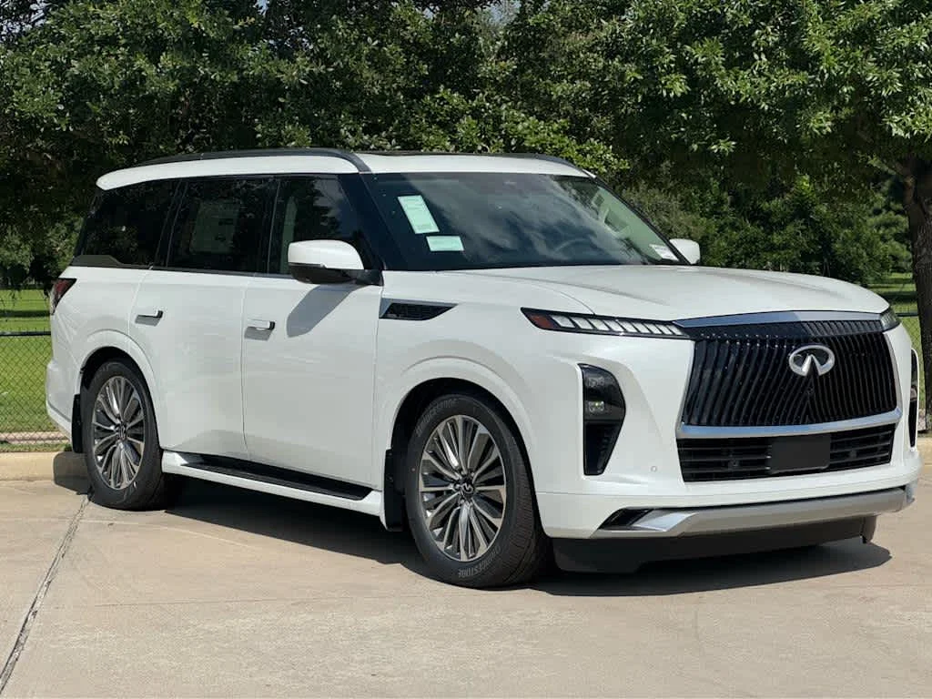 New 2026 RADIANT WHITE INFINITI Luxe 2WD image 2