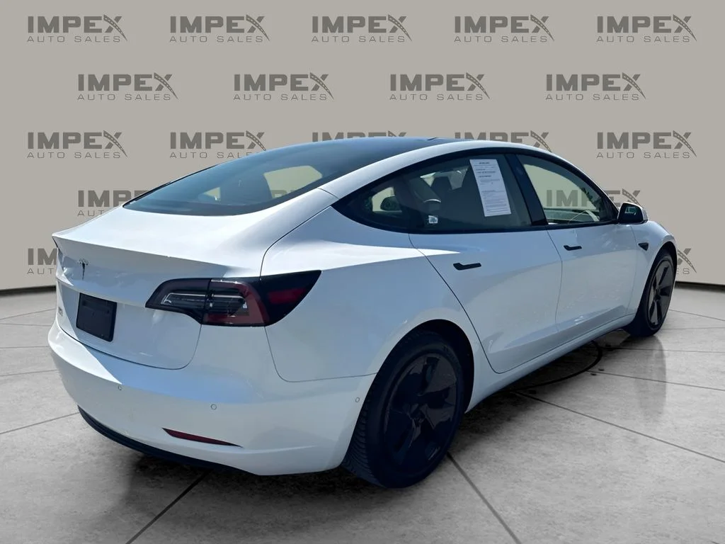 Used 2021  Tesla Standard Range Plus image 3