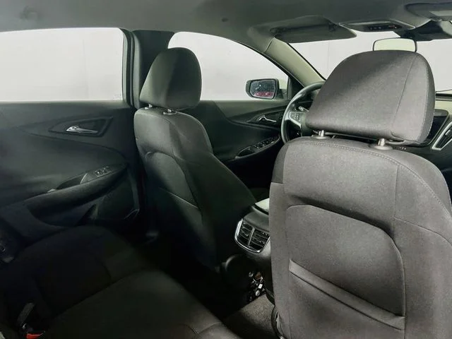 Used 2025 Summit White Chevrolet LT image 8